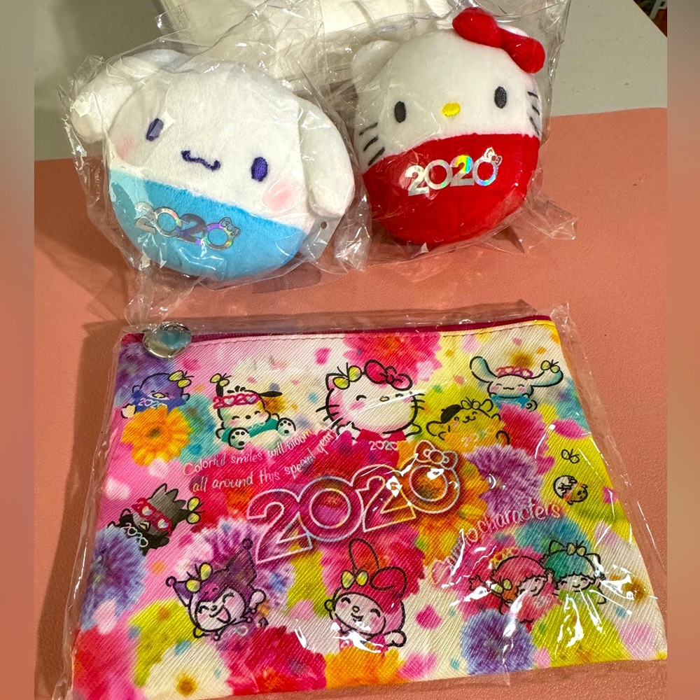 NWT Sanrio Characters zippered pouch+2 plush ornaments Cinnamoroll/Hello Kitty